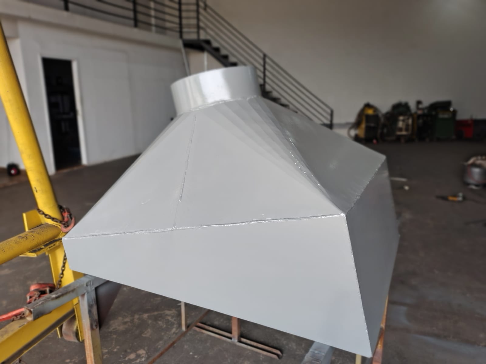 Coifa de exaustão pintada